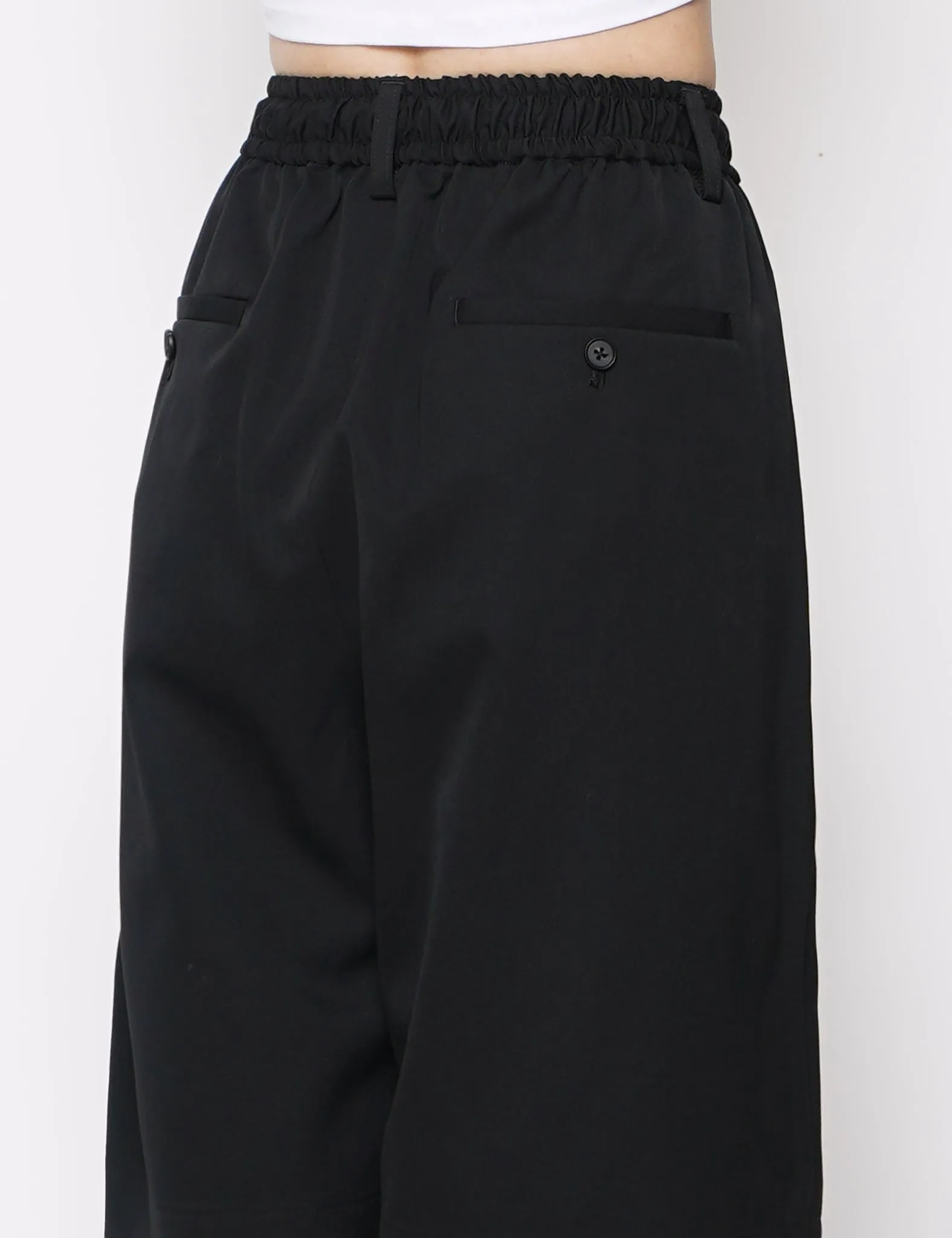 BLACK WOOL WIDE EASY SHORT TROUSERS
