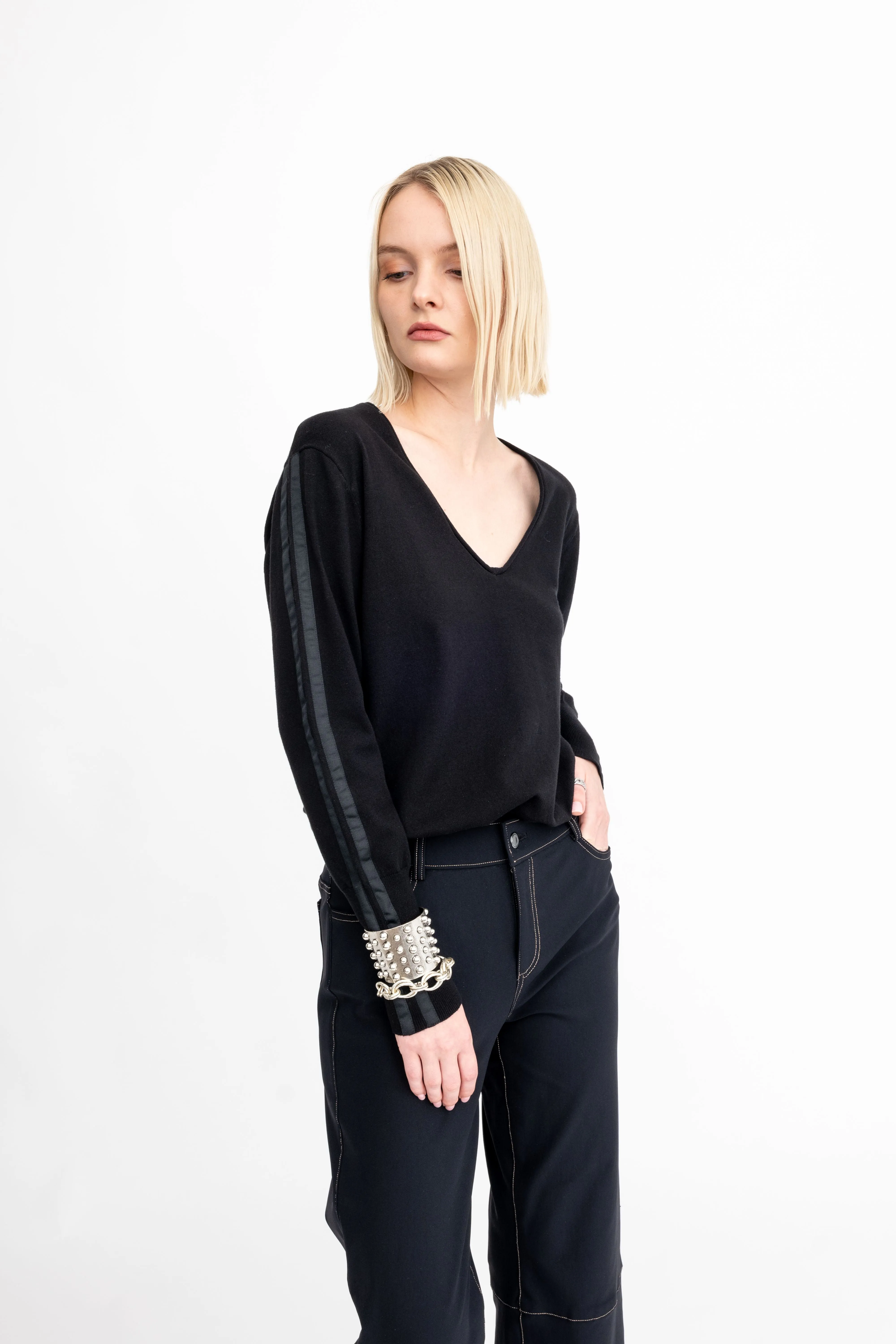 Cotton V Neck Knit Top with Grosgrain Tape - ALBAN H24