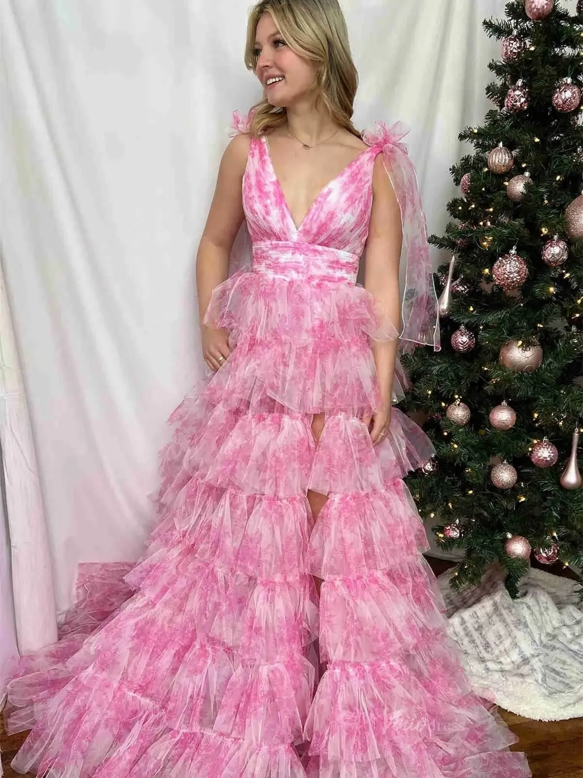 Elegant Tulle Tiered Prom Dresses 2025 Bow-Tie V-Neck Formal Gown with Slit - FD5302