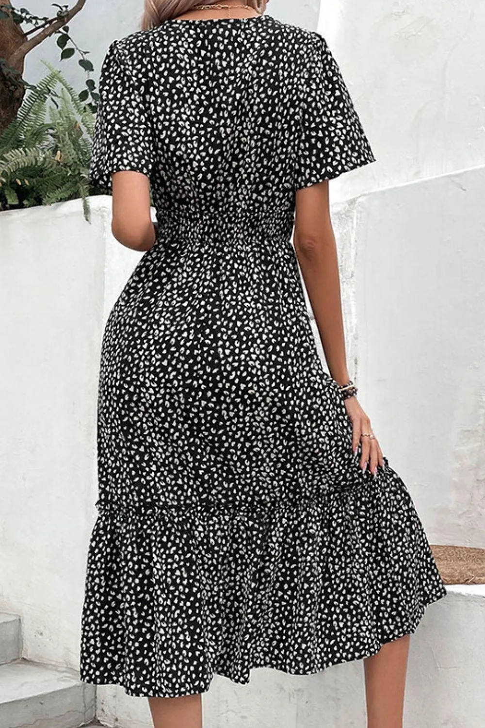 Pleasing Short Sleeve Leopard Midi Dress