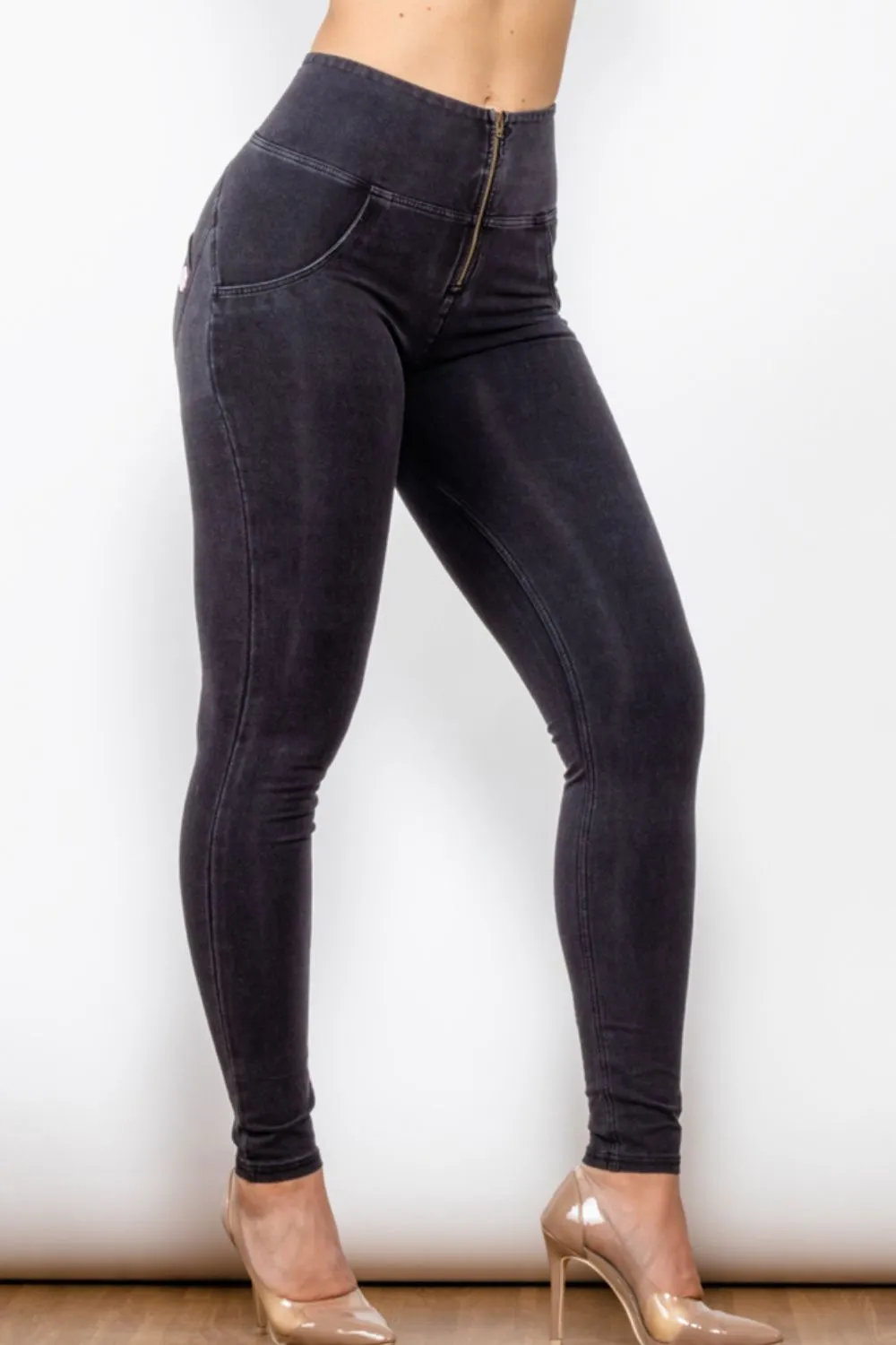 Zip Closure Skinny Jeans